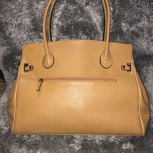 Light beige & Silver hardware lock & key handbag - Picture 5 of 8